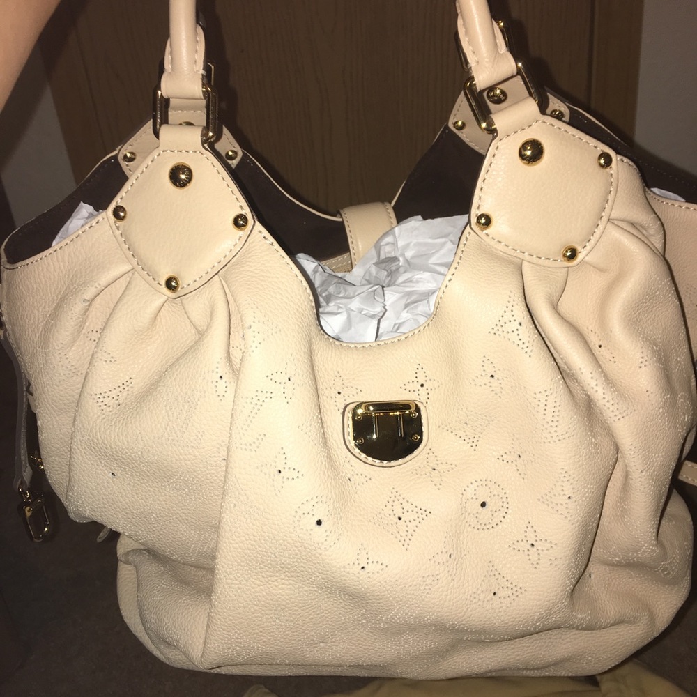 💎👜Louis Vuitton Mahina L Coquille Brand New💎👜Discontinued
